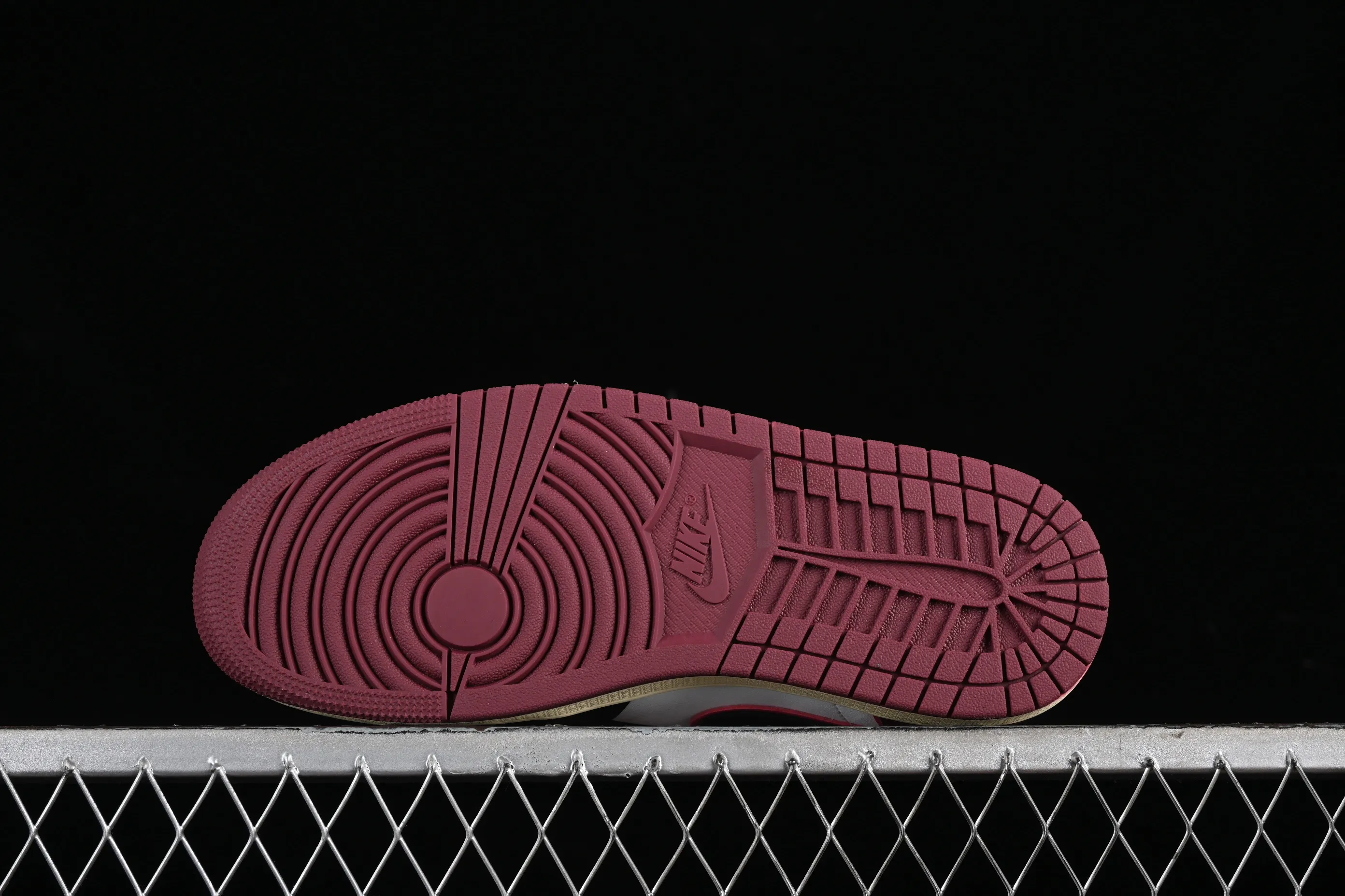 All categories Air Jordan Jordan series basketball shoes Air Jordan 1 Mid Air Jordan 1 Mid AJ1 Joe 1 snake pattern black and red toes Zhongbang basketball shoes FQ7818-101
